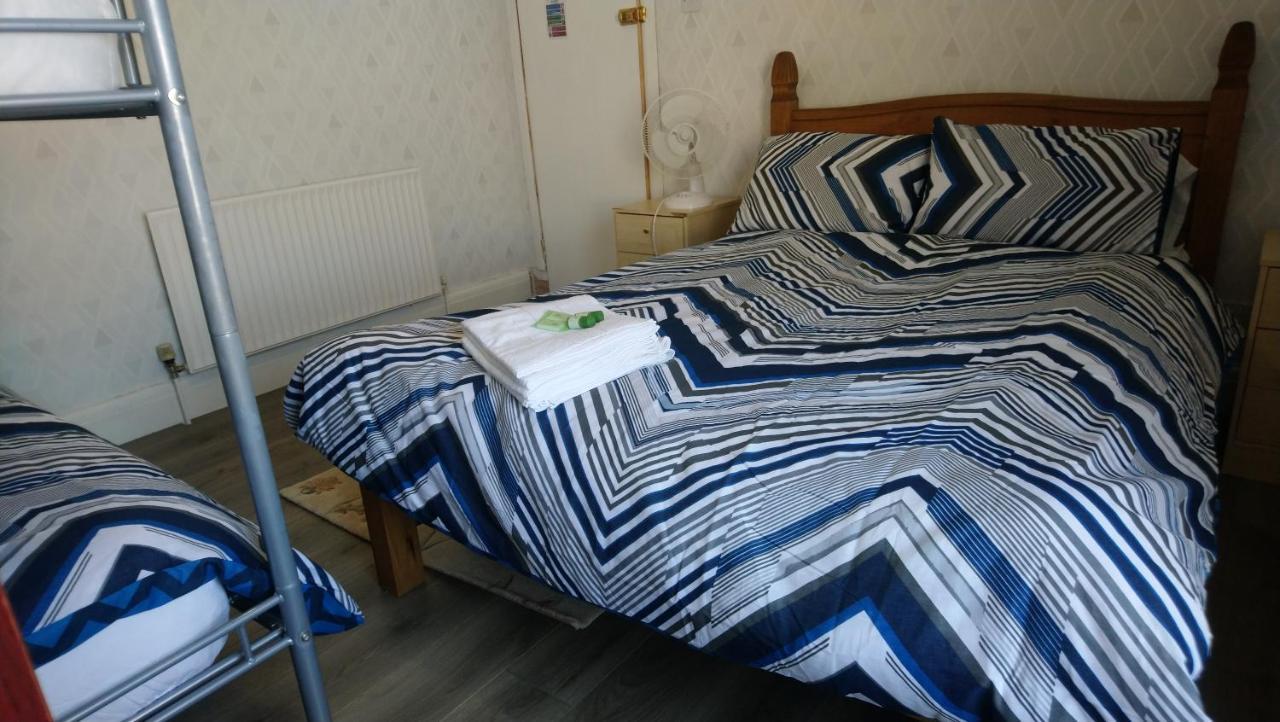 Renovated 4-Bed Home - Sleeps 9 - Parking - Spa Blackpool Exterior foto
